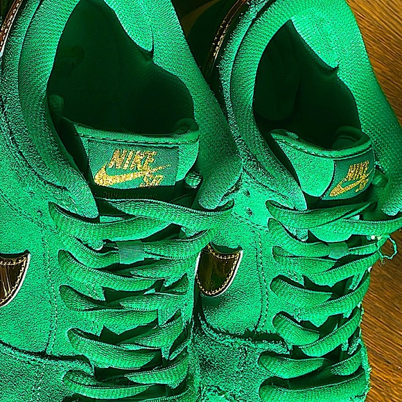 The OG St. Paddy’s Nike SB Dunks low Men’s 6.5 FREE shipping if you order now! - Picture 4 of 6